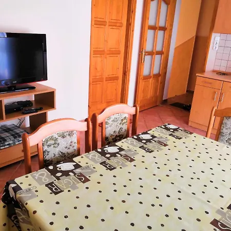 Apartament Scamard *