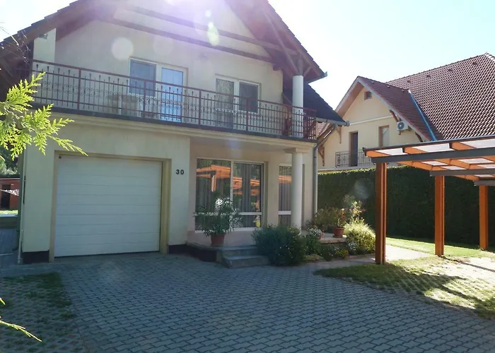 Scamard Apartman